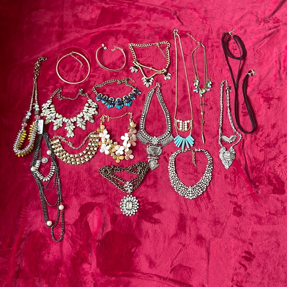 16 necklaces bundle !!